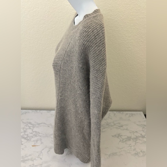 Athleta Sweater Womens Smalls Gray Wool Cashmere Knit Pullover Crew Neck - Picture 2 of 5